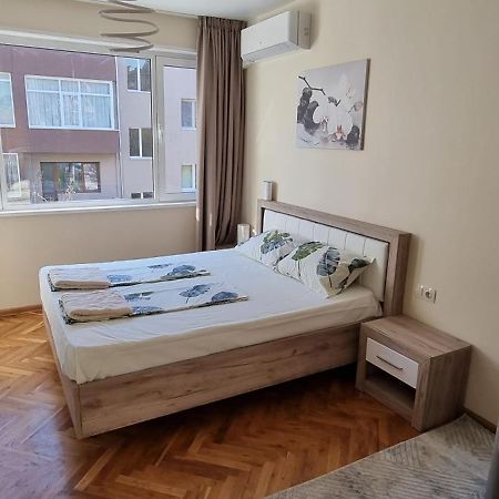 Central Luxe Apartament Mimoza Varna Exterior photo
